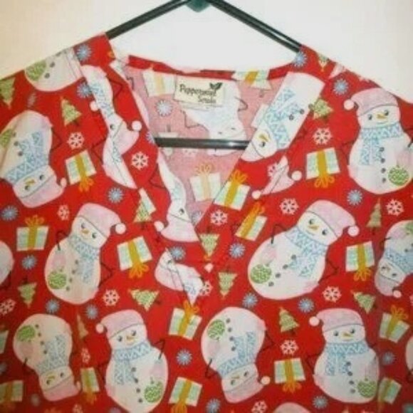 Christmas Snowman Print Peppermint Scrubs Top Red Festive Holiday V-Neck Pockets - Picture 1 of 6